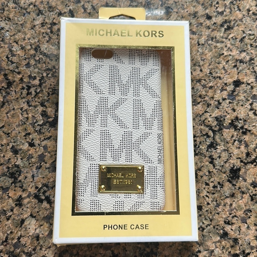 🥰- NWT Michael Kors phone case for iPhone 6,6S